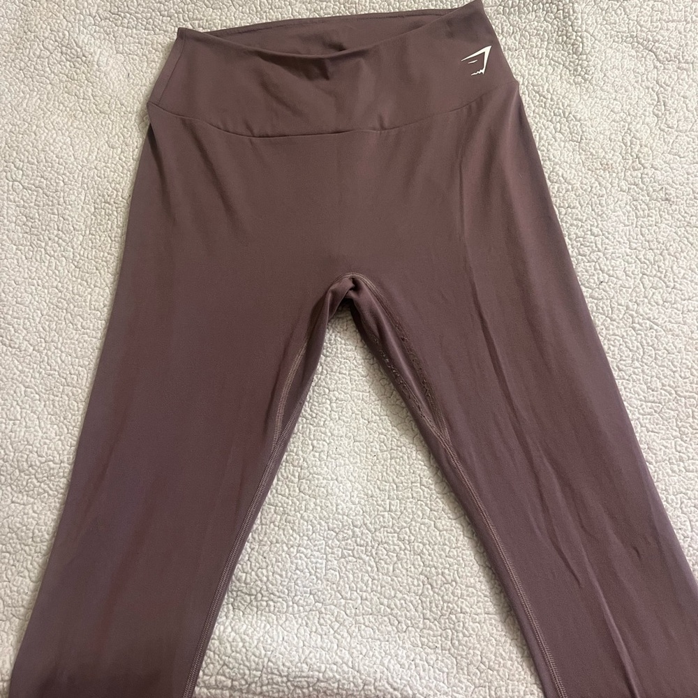 Gym shark leggings